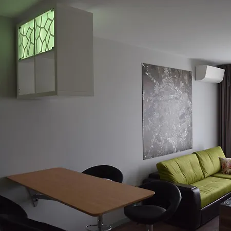 Aparthotel Riverside Plaza *