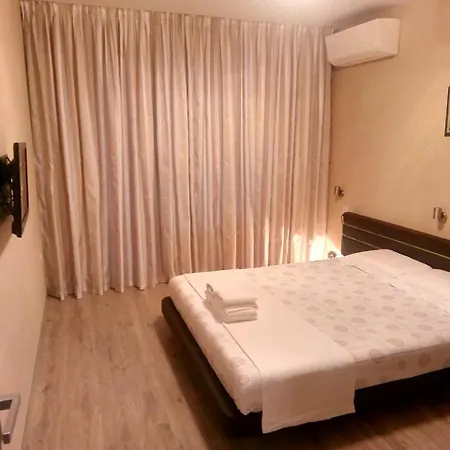 Aparthotel Riverside Plaza *